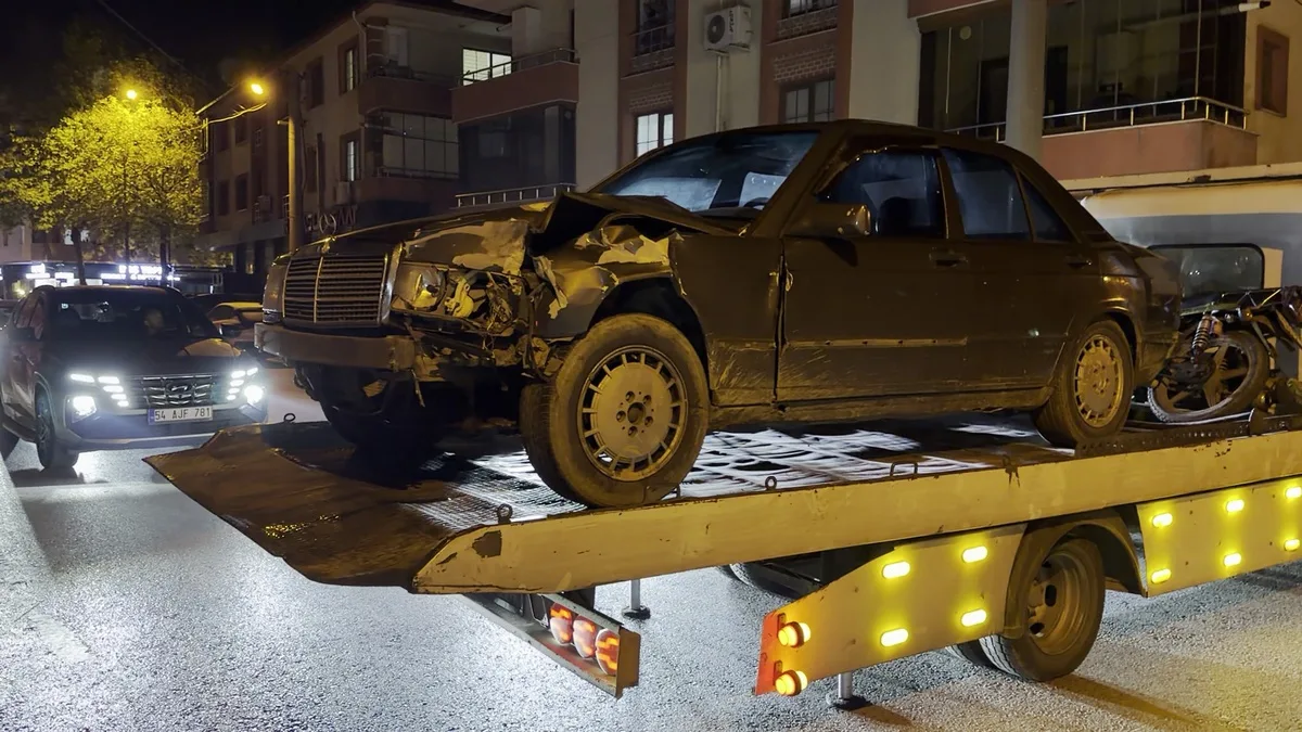 Sakarya'da polisten 5 kilometre kaçtı! Alkollü ve ehliyetsiz sürücüye 350 bin lira ceza