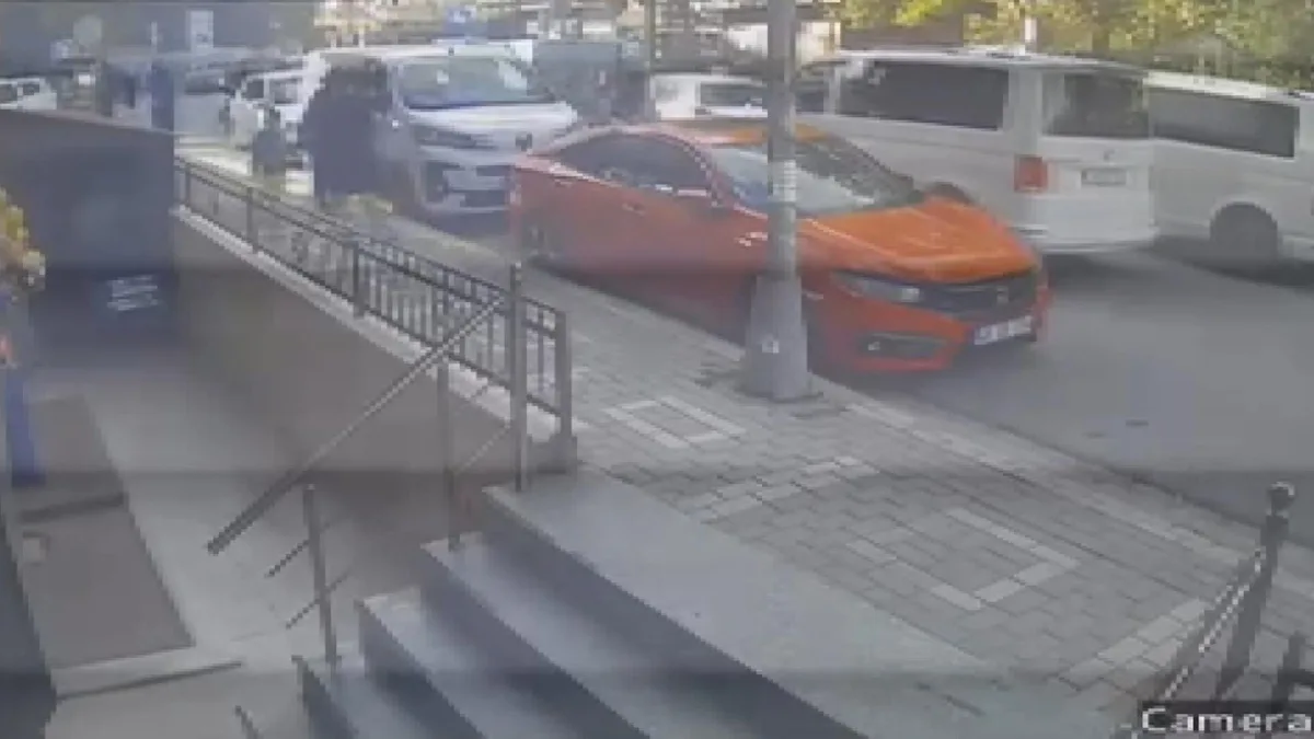 Avcılar'da esnafı darbeden ters yönden gelen sürücü yakalandı, 180 bin lira ceza aldı