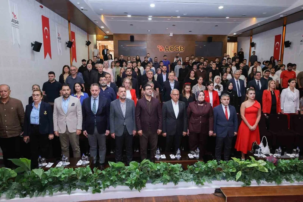 AOSB etkinliğinde Sütcü, ekonomik bağımsızlık hedefinin önemini vurguladı