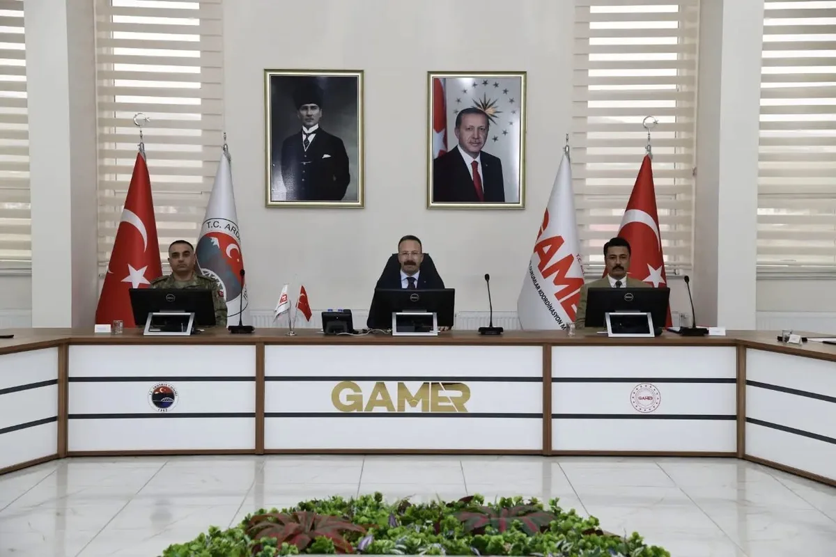 Ardahan'da güvenlik ve asayiş toplantısı Vali Yamlı başkanlığında yapıldı