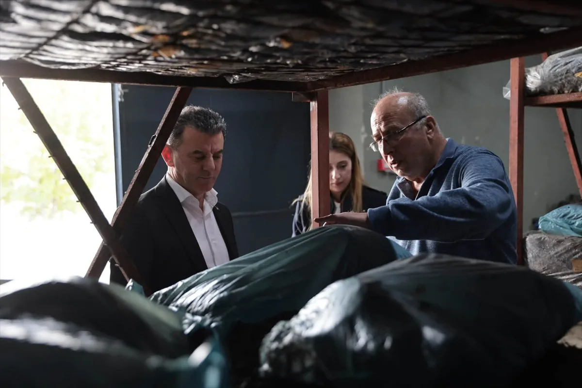 Tekirdağ Valisi Soytürk, Düzce'de Makas'ı ziyaret edip şeref defterini imzaladı