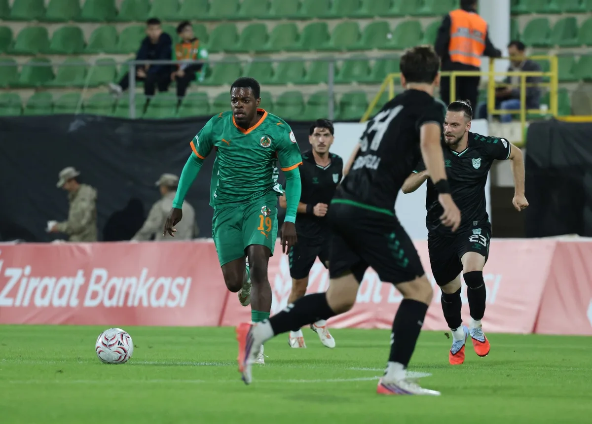 Corendon Alanyaspor, Ziraat Türkiye Kupası'nda 12 Bingölspor'u 4-1 mağlup etti