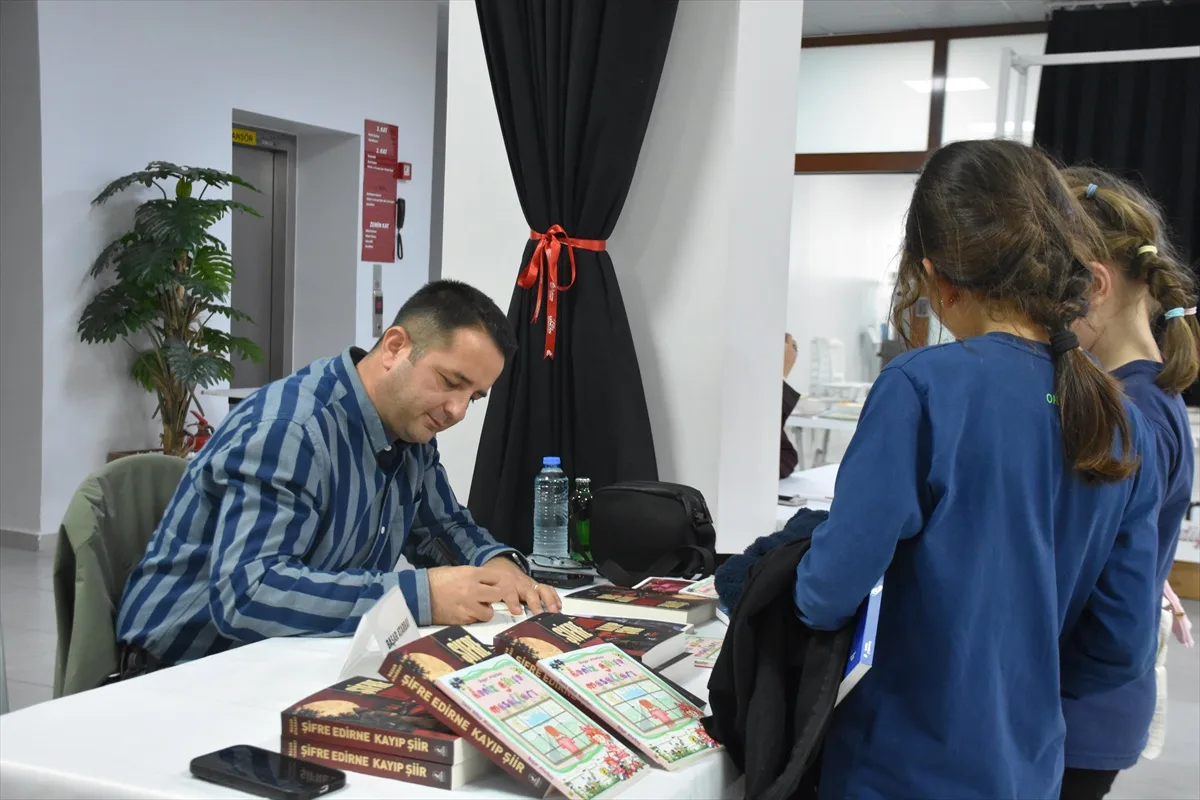Edirne'de öğretmen Başar Atarbay, kızı için yazdığı masallarla 6 kitap yayımladı