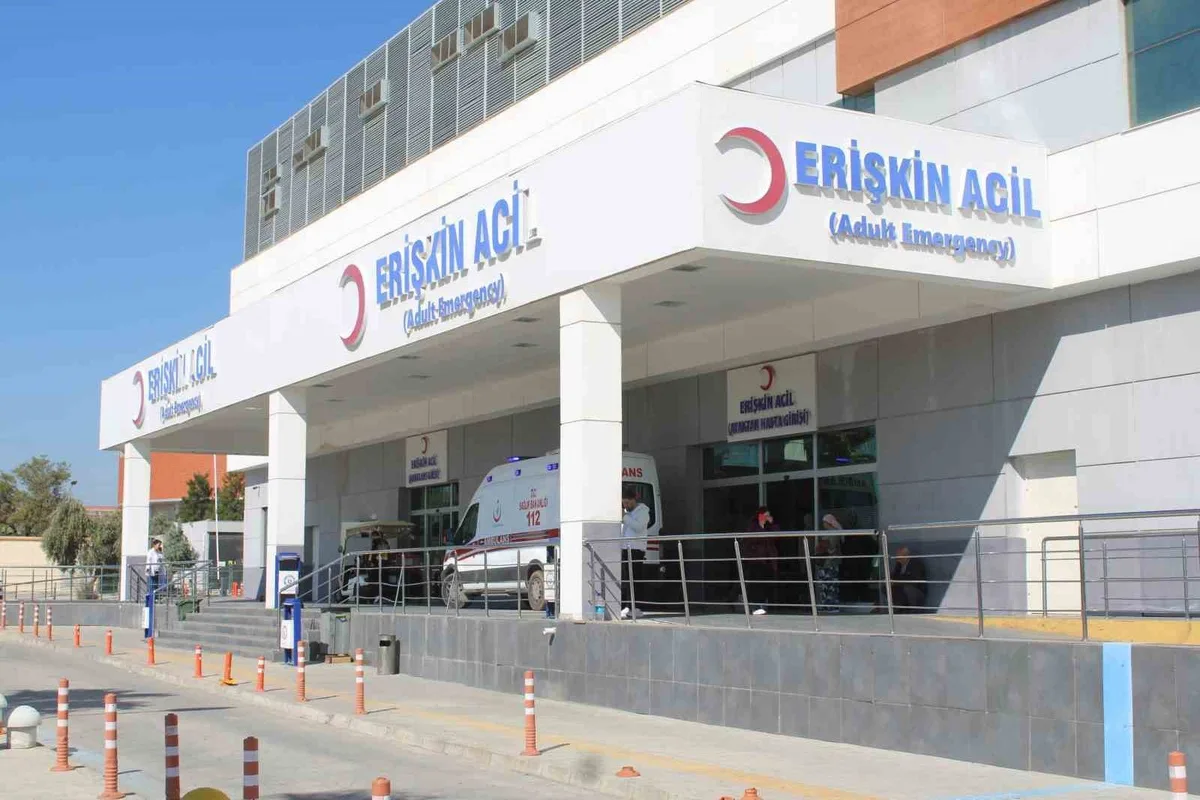 Aydın Efeler'de lisede soslu makarna yiyen 8 öğrenciden 3'ü hastaneye kaldırıldı