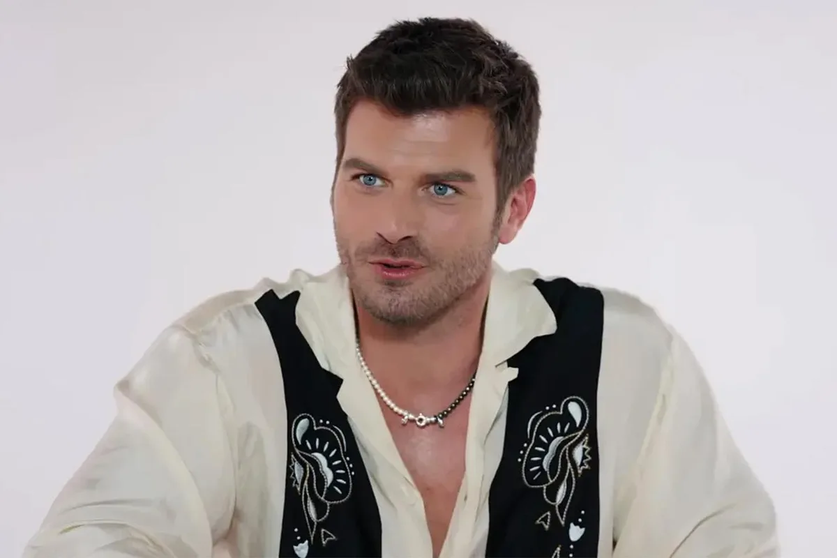 Emre Kınay'dan Kıvanç Tatlıtuğ'a övgü: Yakışıklı ama mesele o değil