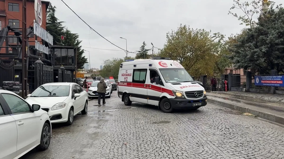 Kağıthane'de köprü ayağına takılan erkek cesedi için polis çalışma başlattı