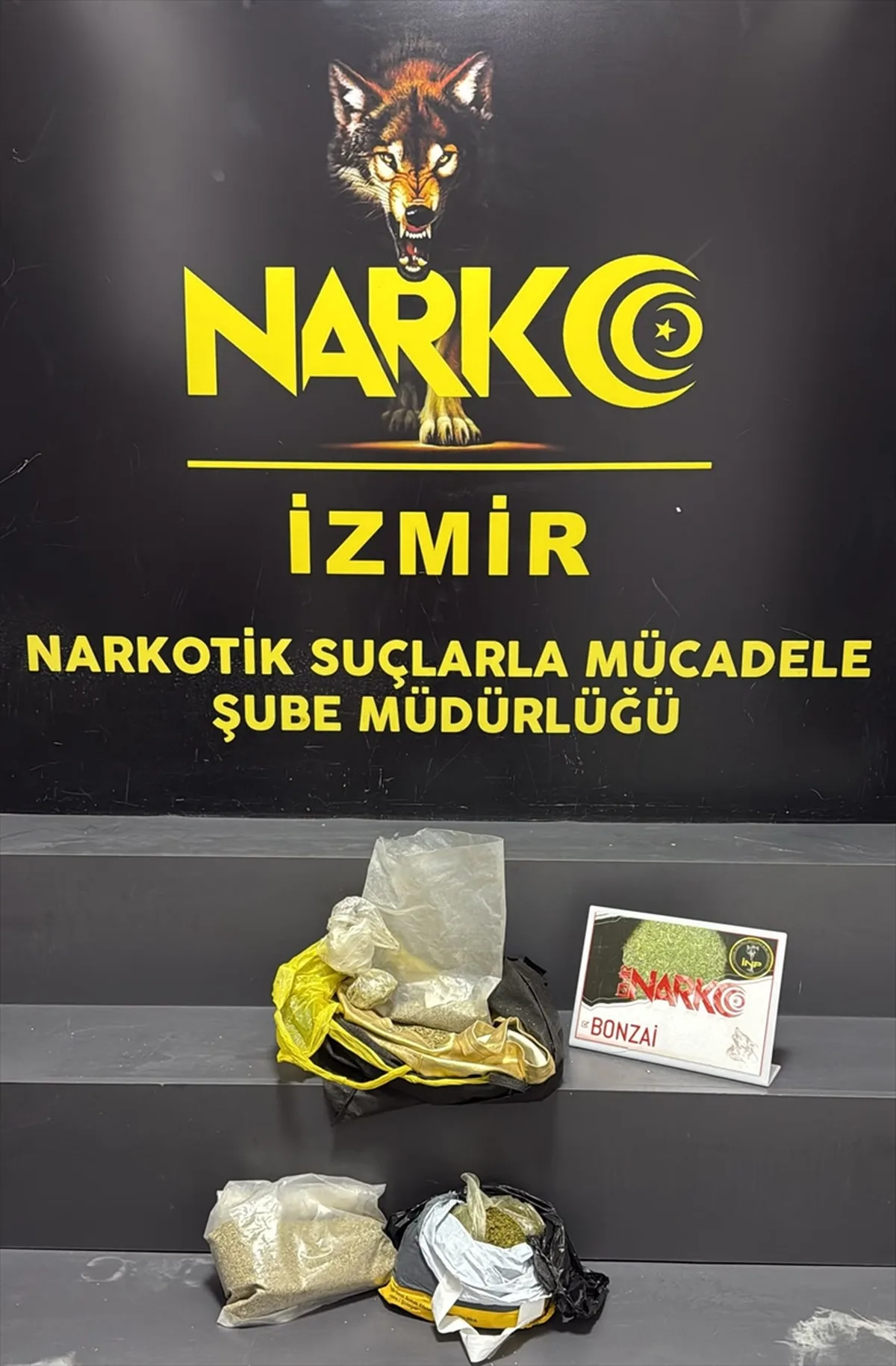 İzmir Konak'ta üzerinde 1 kilo 950 gram bonzai bulunan 1 şüpheli gözaltına alındı