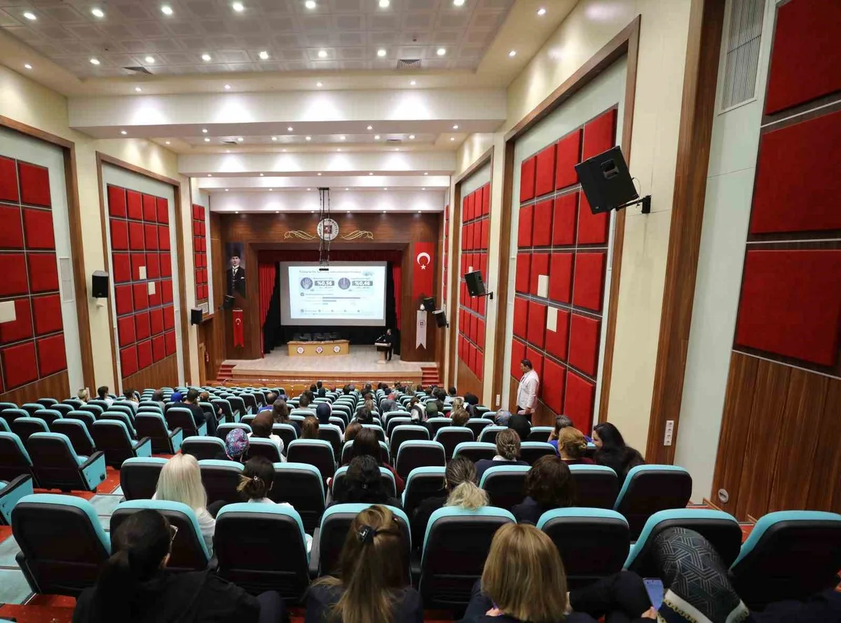 Fırat Üniversitesi Hastanesi'nde artrit farkındalık etkinliği düzenlendi