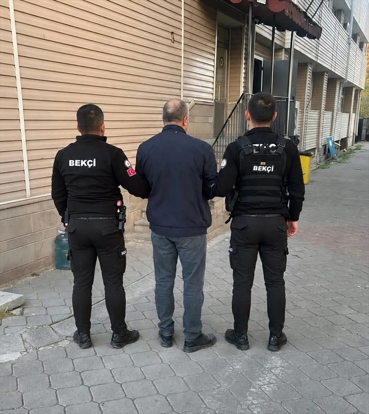Kırıkkale'de haklarında 6 yıl 3 aya kadar hapis cezası bulunan 4 firari yakalandı