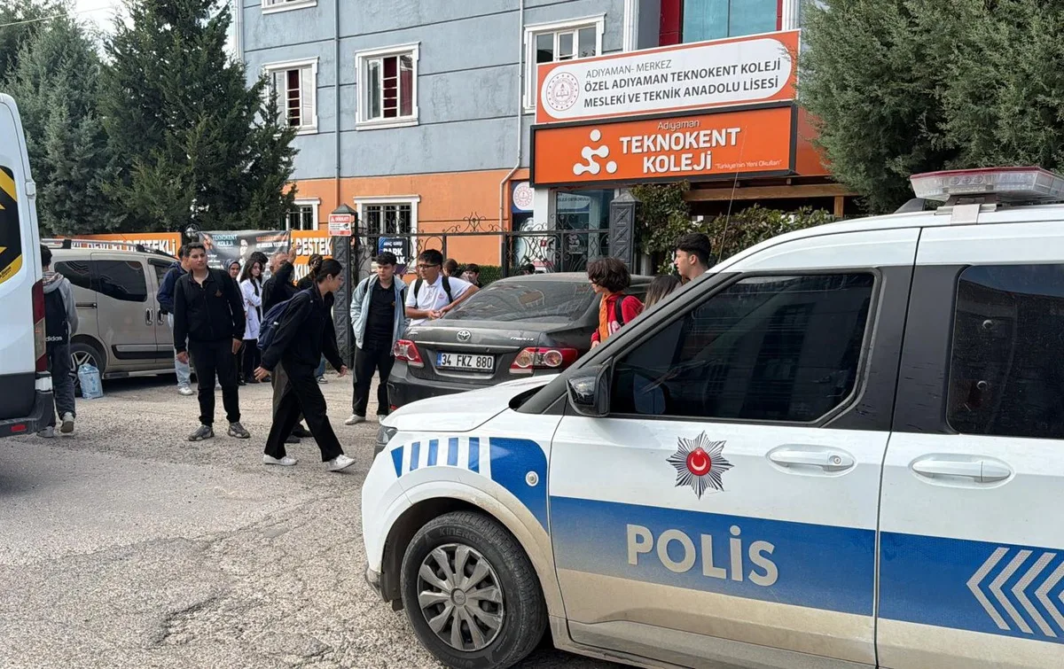 Adıyaman'da 5. kattan atladığı ileri sürülen lise öğrencisi hayatını kaybetti.