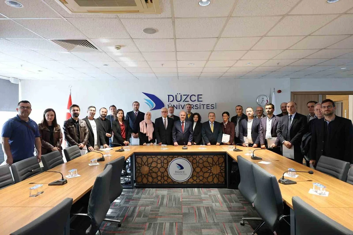 Düzce Üniversitesi Rektörü Sözbir, Top1000 Scholar 2026'da 37 akademisyeni tebrik etti
