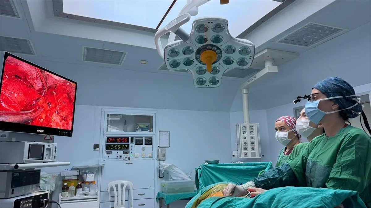 Fethiye Devlet Hastanesi'nde 58 yaşındaki hastaya ilk kez kapalı lobektomi yapıldı