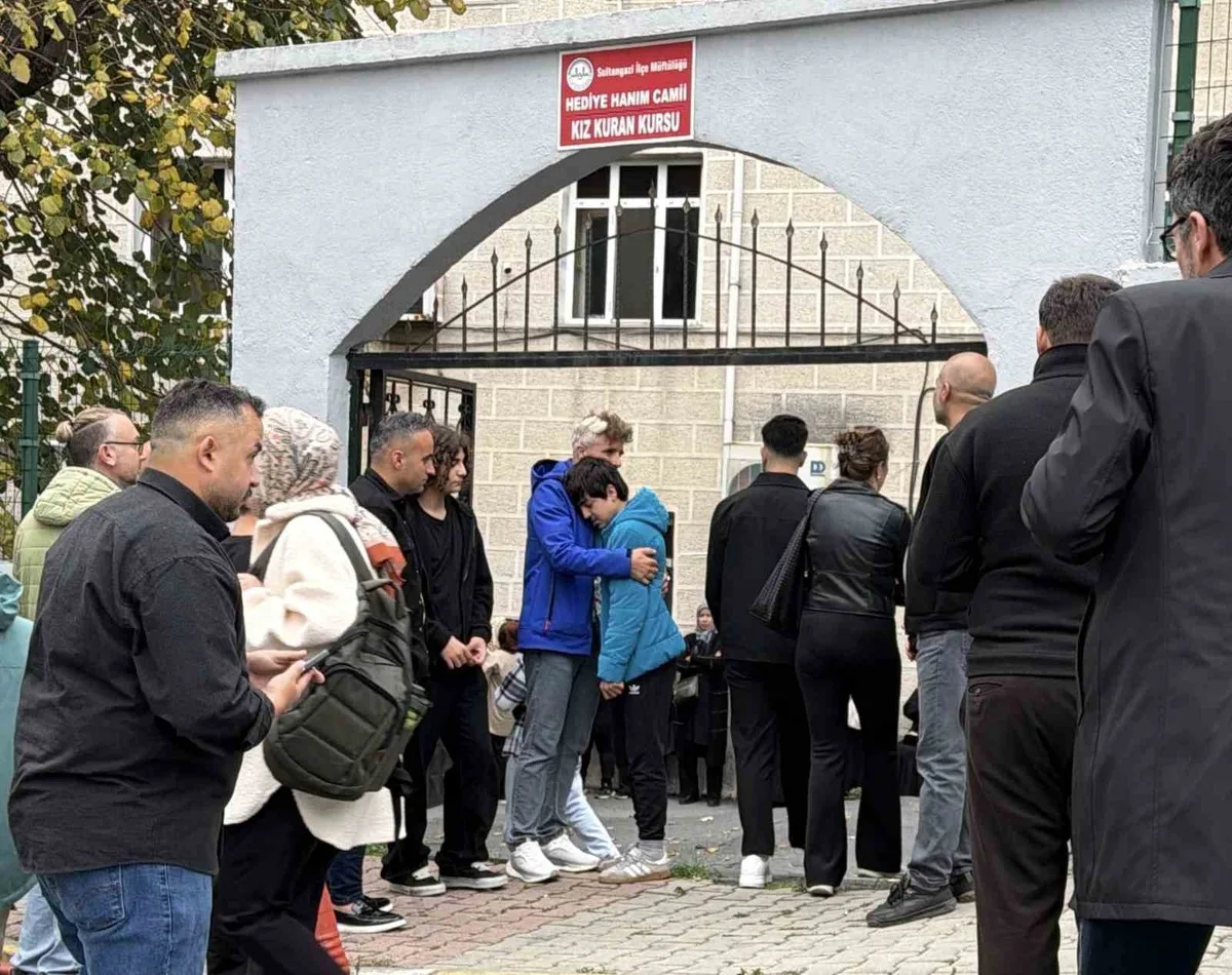 Zeytinburnu'nda yağ aldırma ameliyatında ölen Tuğba Onur toprağa verildi
