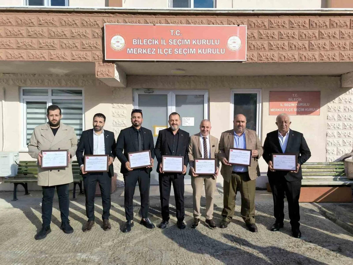 Bilecik TSO başkanlığını kazanan Ercan Düzgün ve yönetim kurulu mazbatalarını aldı