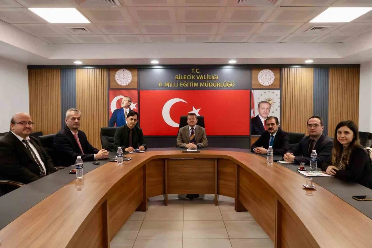 Ertuğrulgazi Lisesinin akademik başarısı Bilecik'te değerlendirildi