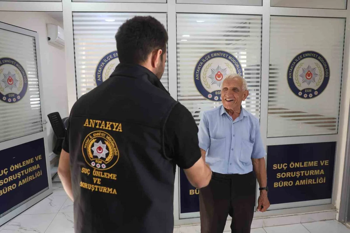 Hatay'da evlilik vaadiyle 75 yaşındaki adamı 170 bin TL dolandıran 4 şüpheli yakalandı