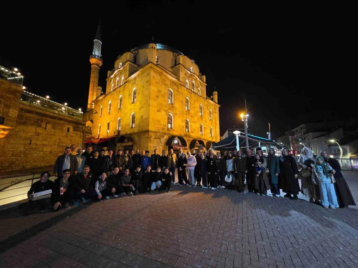 Bolu Fen Lisesi öğrencileri aileleriyle Yıldırım Beyazıt Camii'nde bir araya geldi
