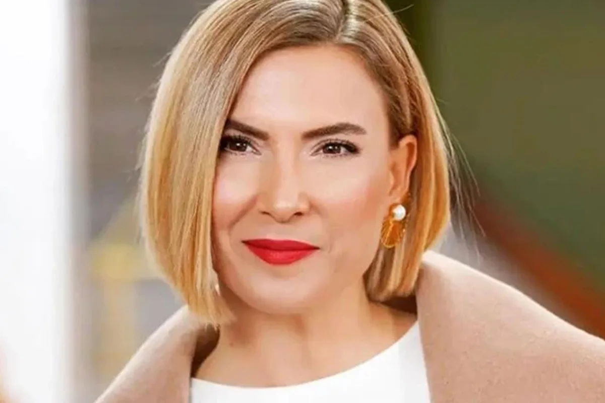 Şebnem Dönmez arkadaşıyla dans akımına katıldı