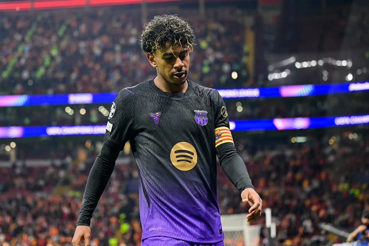 Yamal'dan alkış alan hareket! Yağmur altında bekleyen Galatasaraylı futbolcuları unutmadı