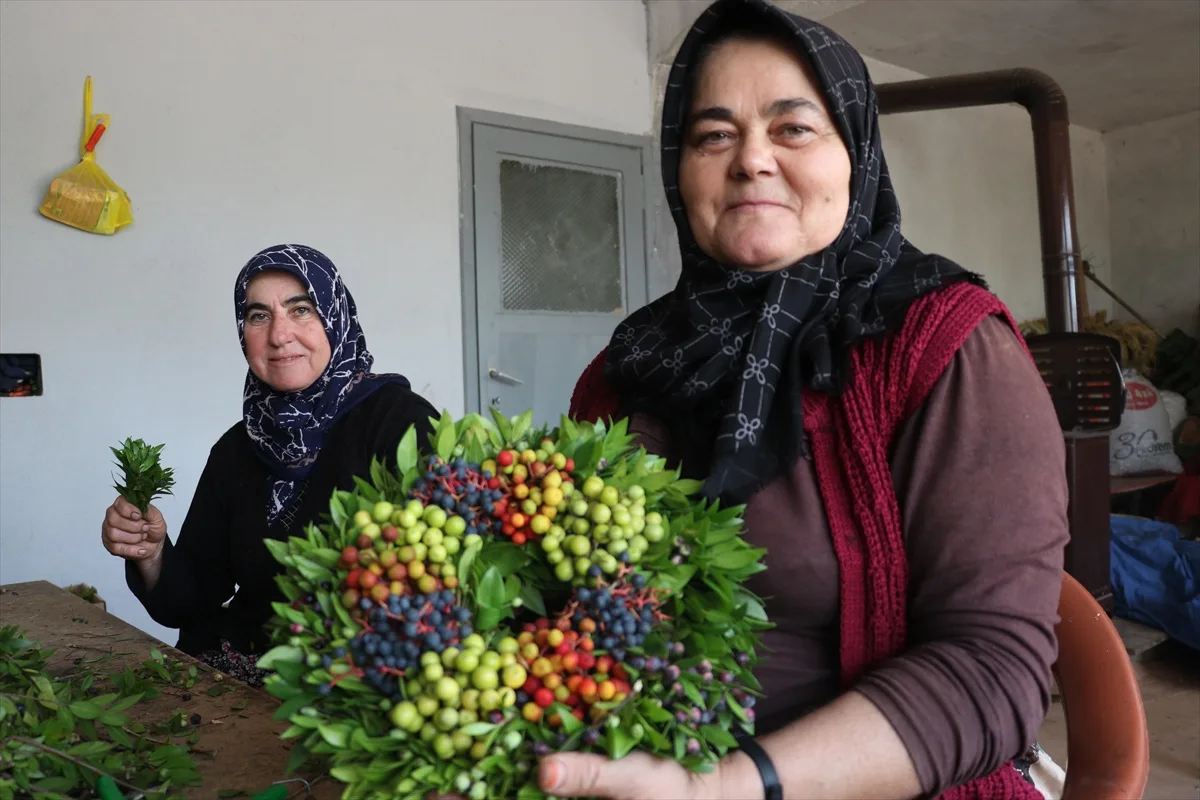 Burdur Kocaaliler'de kadınların ördüğü 600 bin çelenk Avrupa'ya ihraç ediliyor
