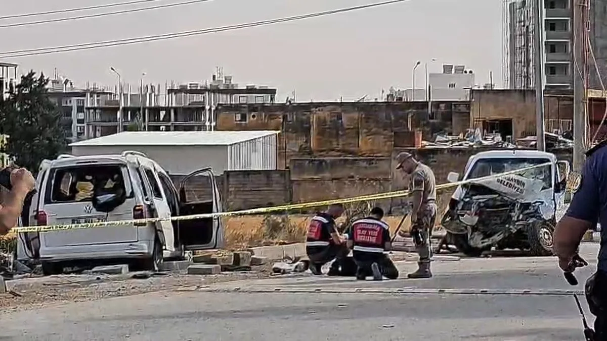 Mardin Nusaybin'de araç belediye personeline çarptı, 1 kişi öldü, 2 kişi yaralandı
