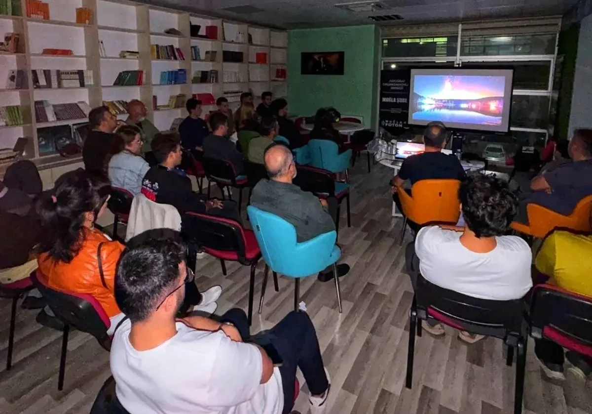 Muğla'da gönüllü gençlere verilen fotoğrafçılık eğitimleri aralıksız sürüyor