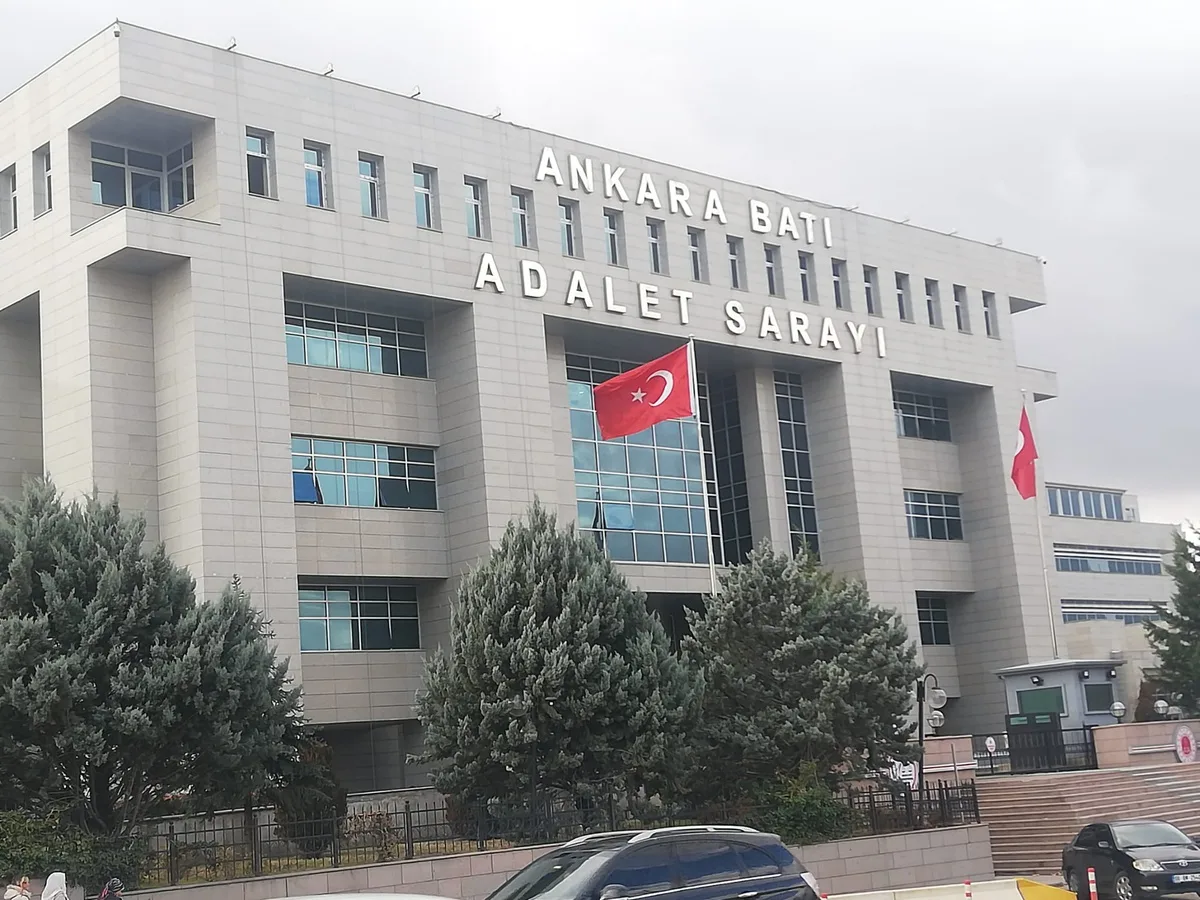 Etimesgut'ta drift atarak trafiği tehlikeye sokan 16 şüpheli gözaltına alındı
