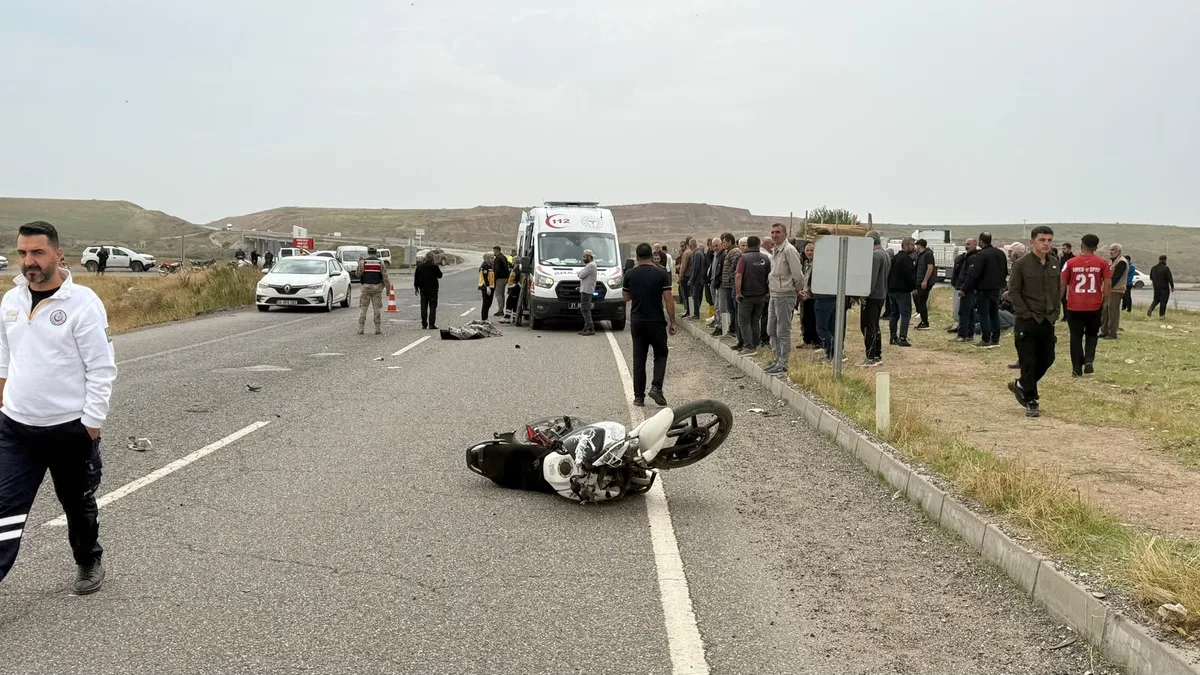 Diyarbakır Bismil'de minibüsle çarpışan motosiklet sürücüsü 14 yaşında öldü