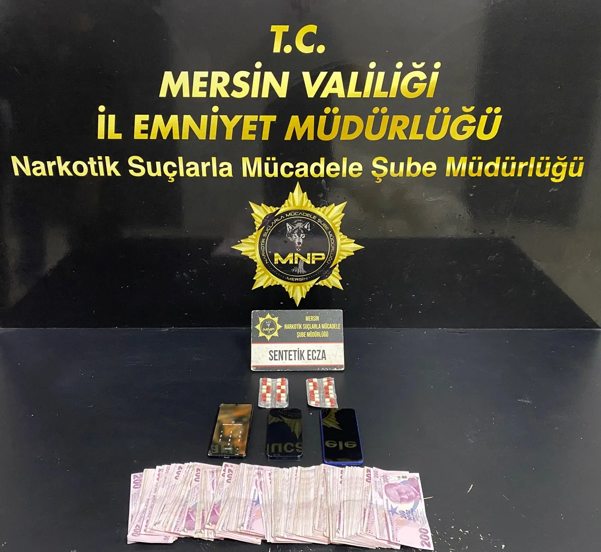Mersin'de uyuşturucu satıcılarına operasyon düzenlendi, 4 şüpheli tutuklandı