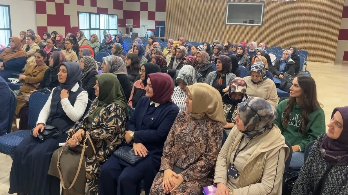 Sivas'ta Aile Seminerleri başladı, ilk seminerde eşitlik ve adalet ele alındı