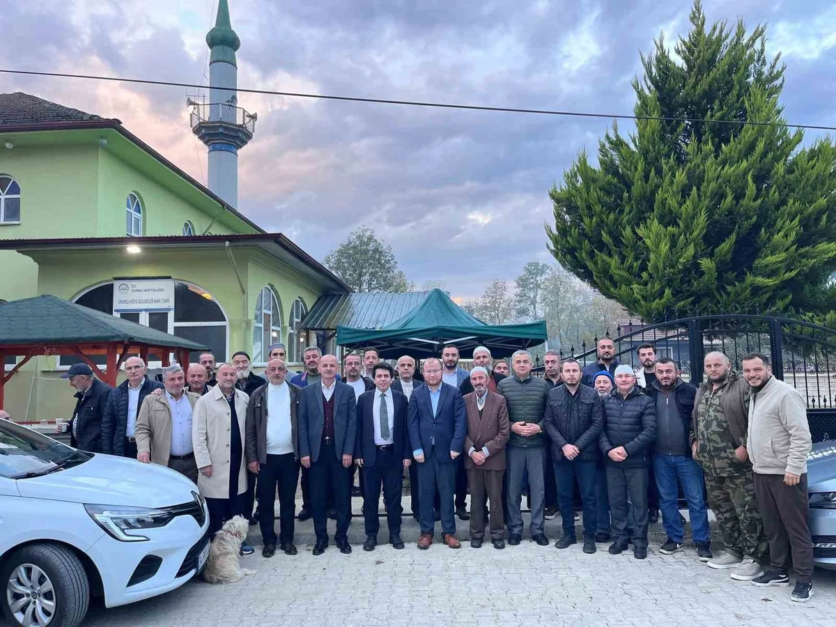 Çilimli Kaymakamı Altıntaş, Dikmeli köyünde sabah namazı buluşmasına katıldı
