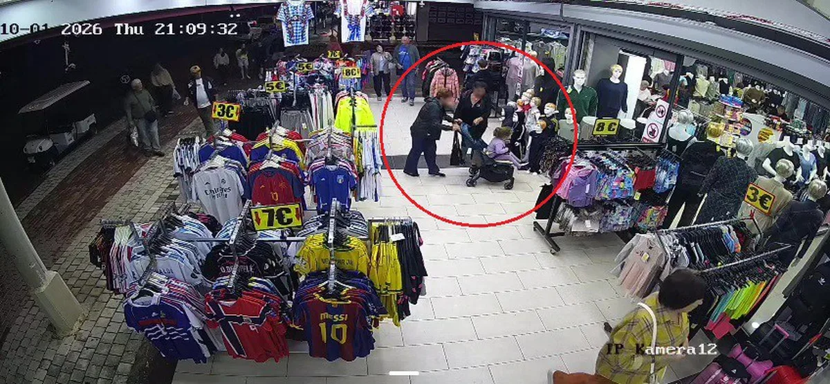 Manavgat'ta bebek arabasına eşofman gizleyip çalan 2 turist otelde yakalandı
