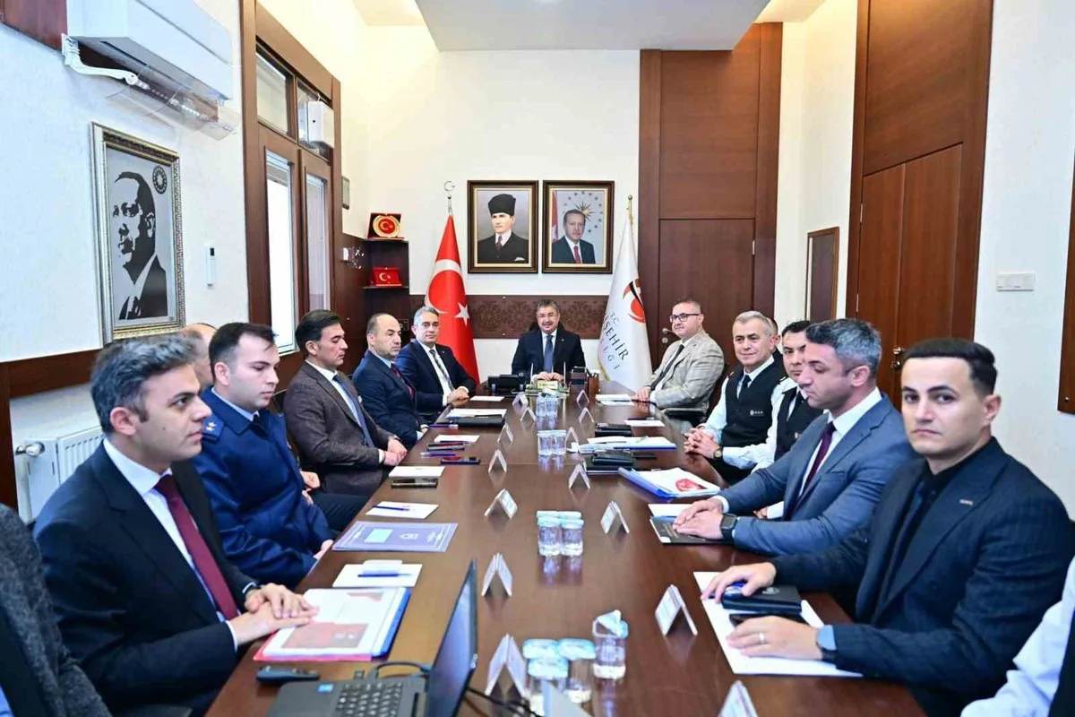 Eskişehir Valisi Yılmaz başkanlığında güvenlik ve asayiş toplantısı gerçekleştirildi