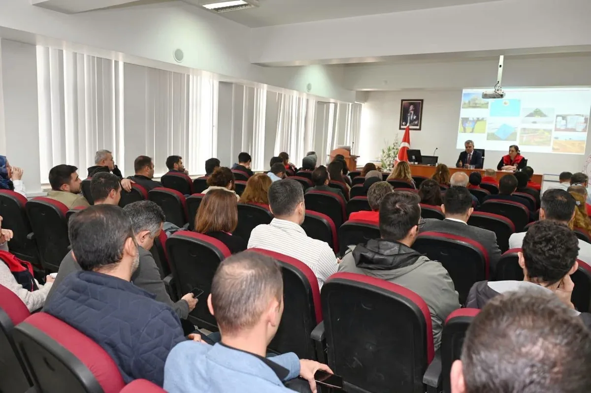 Denizli'de 2026 bitki sağlığı toplantısında erken uyarı sistemleri ele alındı