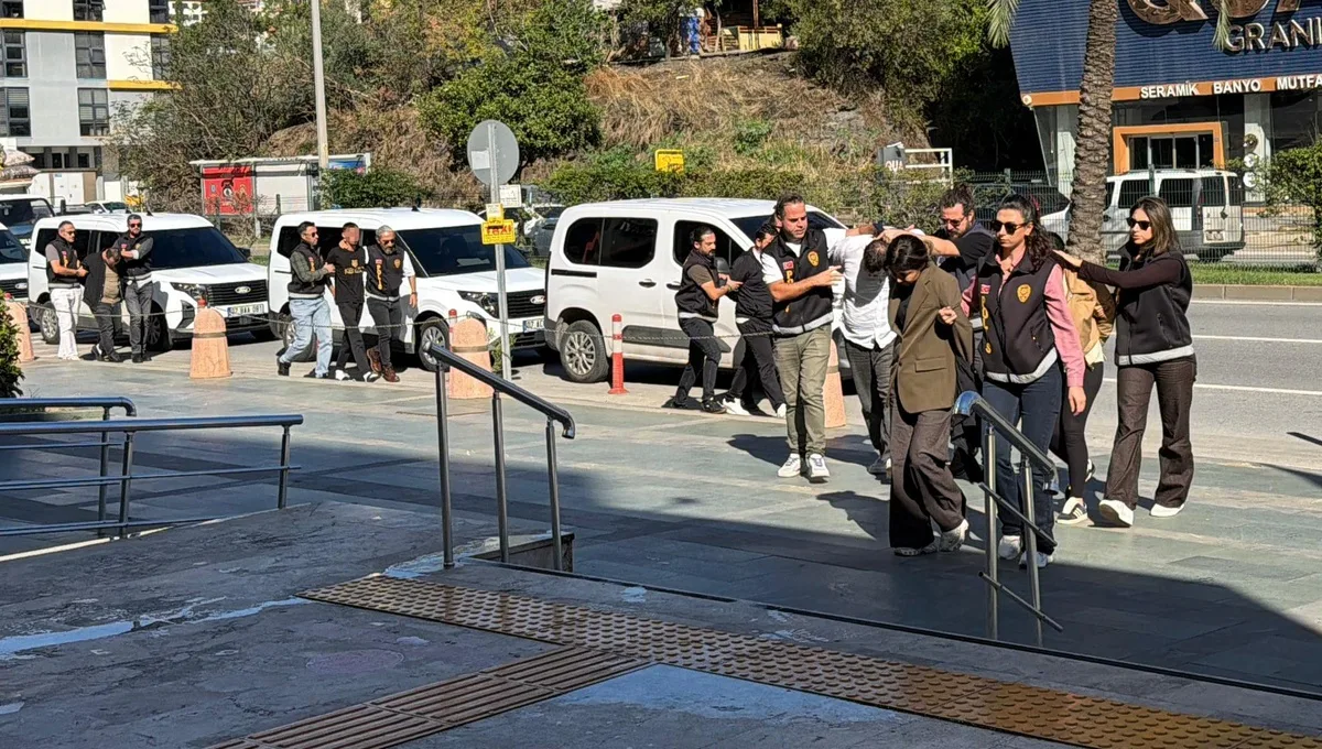 Alanya'da dağlık alana kaçırılan kişiye zorla 15 milyon avroluk senet imzalatıldığı iddiası! 7 şüpheli adliyede