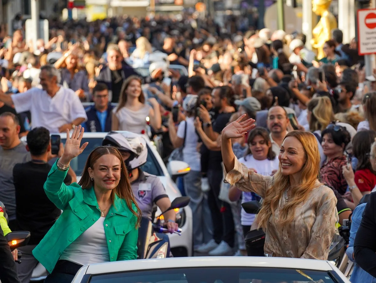 63'üncü Antalya Altın Portakal Film Festivali 'Daima' sloganıyla kortejle başladı