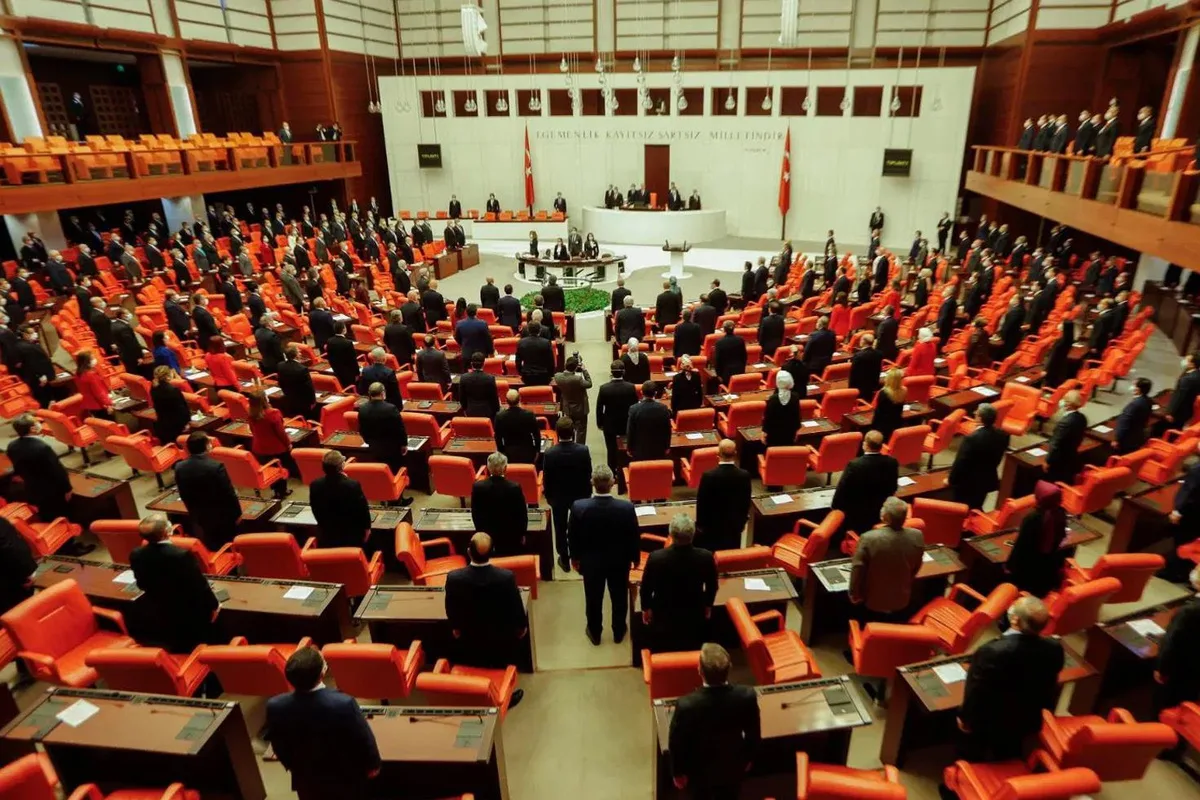 Fon krizinde kritik karar! İlk 5 madde Meclis'ten geçti