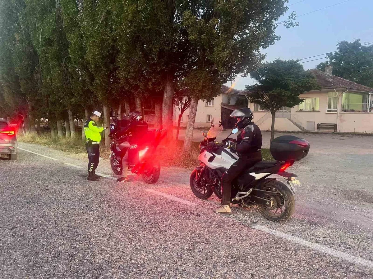 Bilecik'te jandarma denetiminde 192 motosiklet kontrol edildi, 7 sürücü ceza aldı