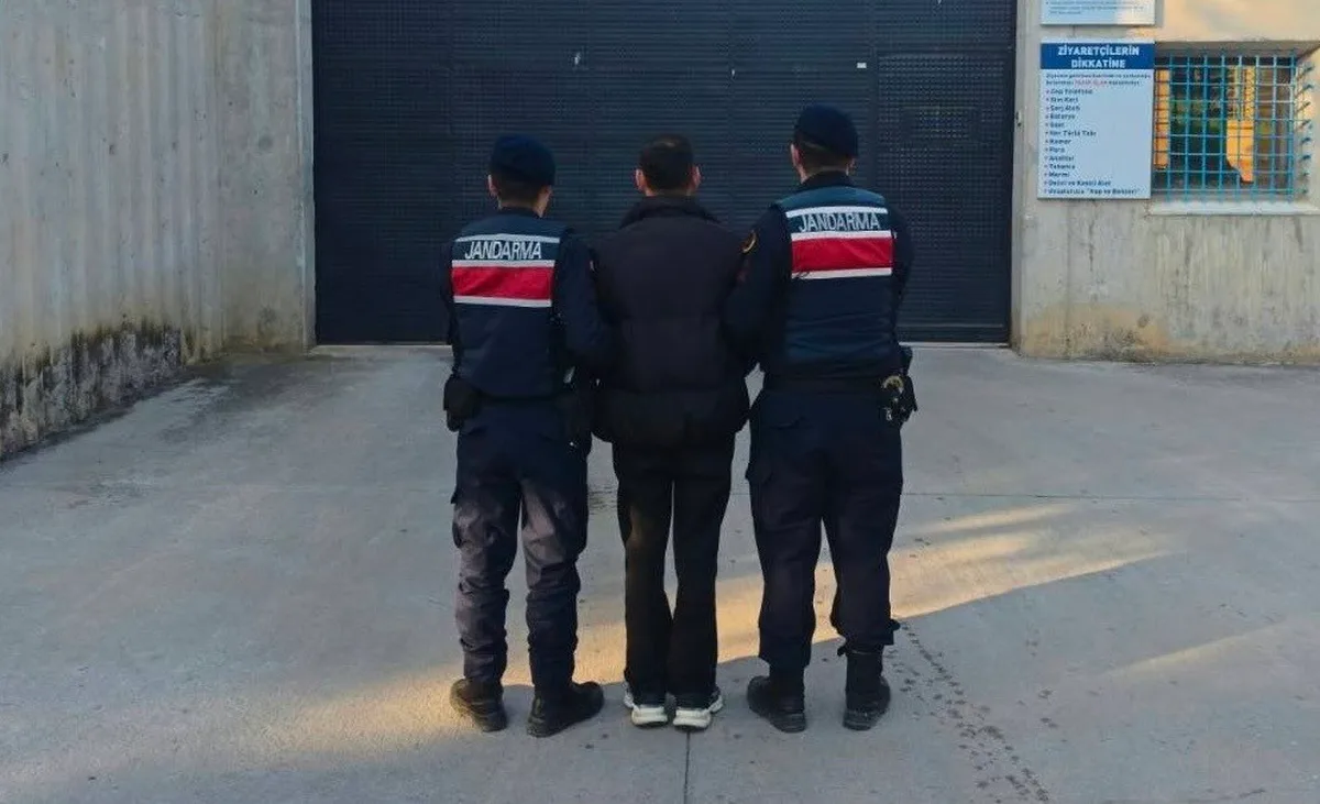 Samsun Bafra'da uyuşturucudan aranan şahıs 11 yıl 3 ay hapis cezasıyla yakalandı