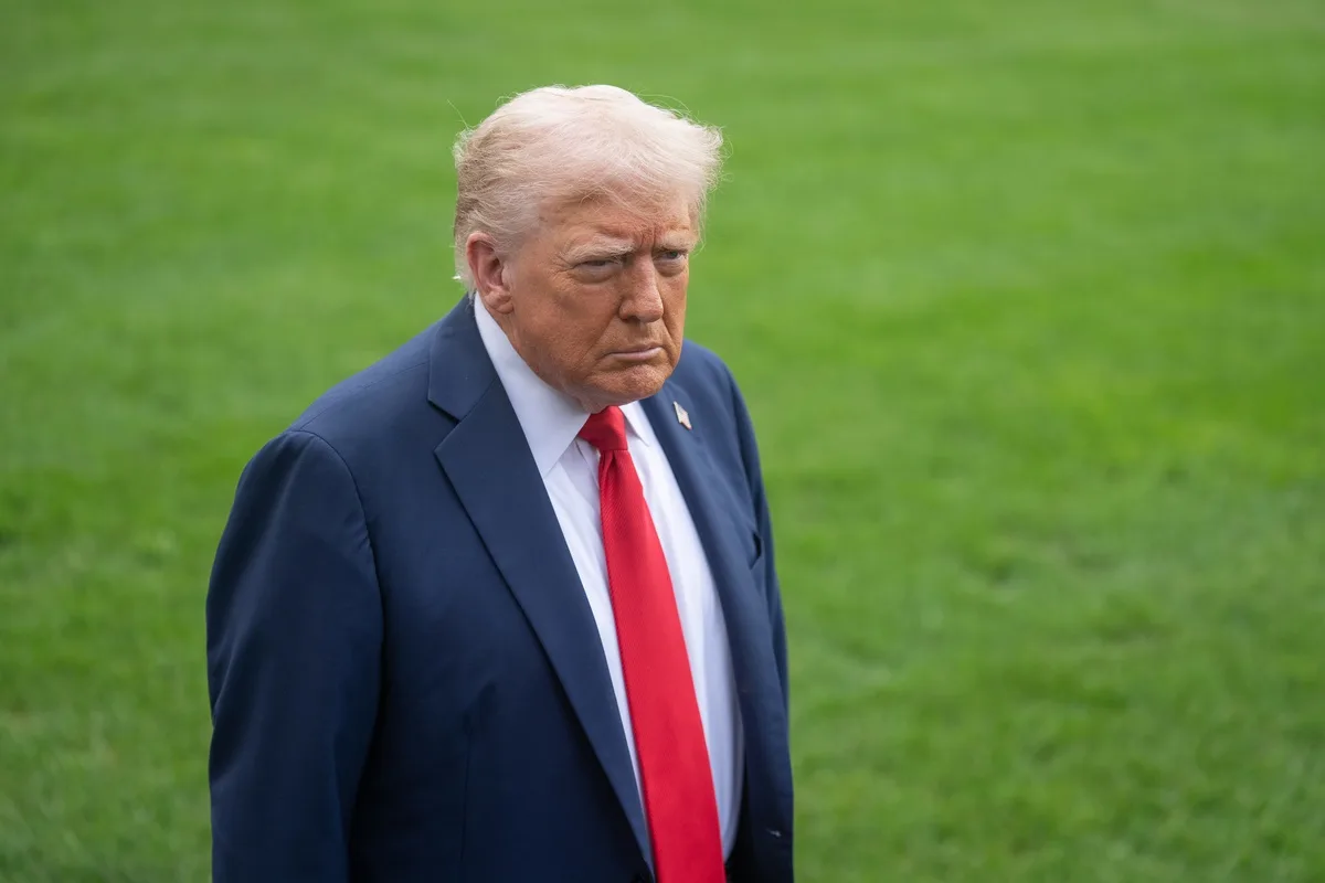 Trump, Fransa'nın göçmenlerce ele geçirildiğini savundu, sınır kapatılmasını istedi