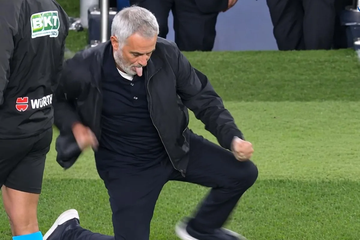 Mourinho'dan Barcelona taraftarını çıldırtan hareket