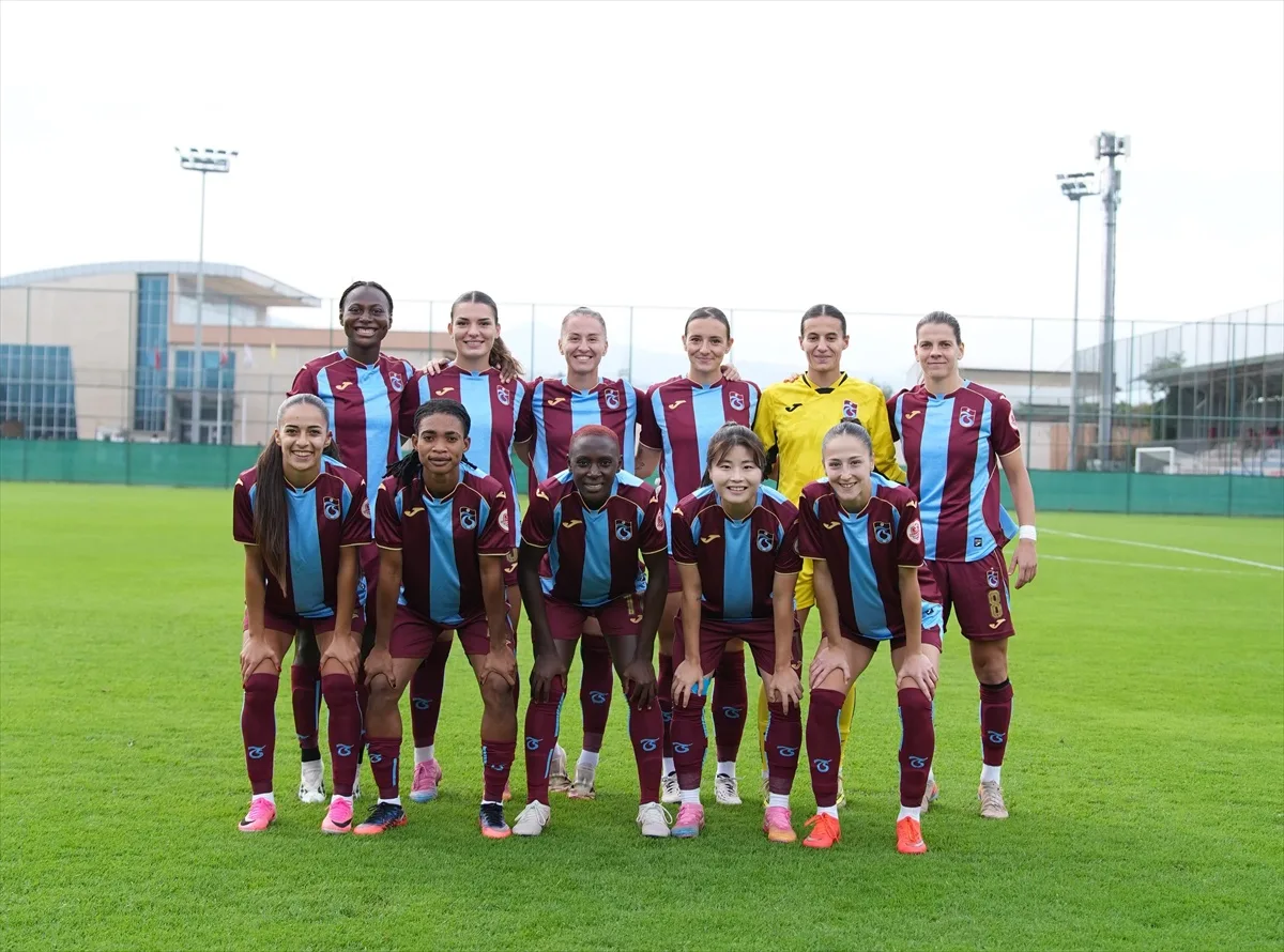 Trabzonspor, Kadın Futbol Süper Ligi'nin 7. haftasında 1207 Antalyaspor'u 6-1 yendi