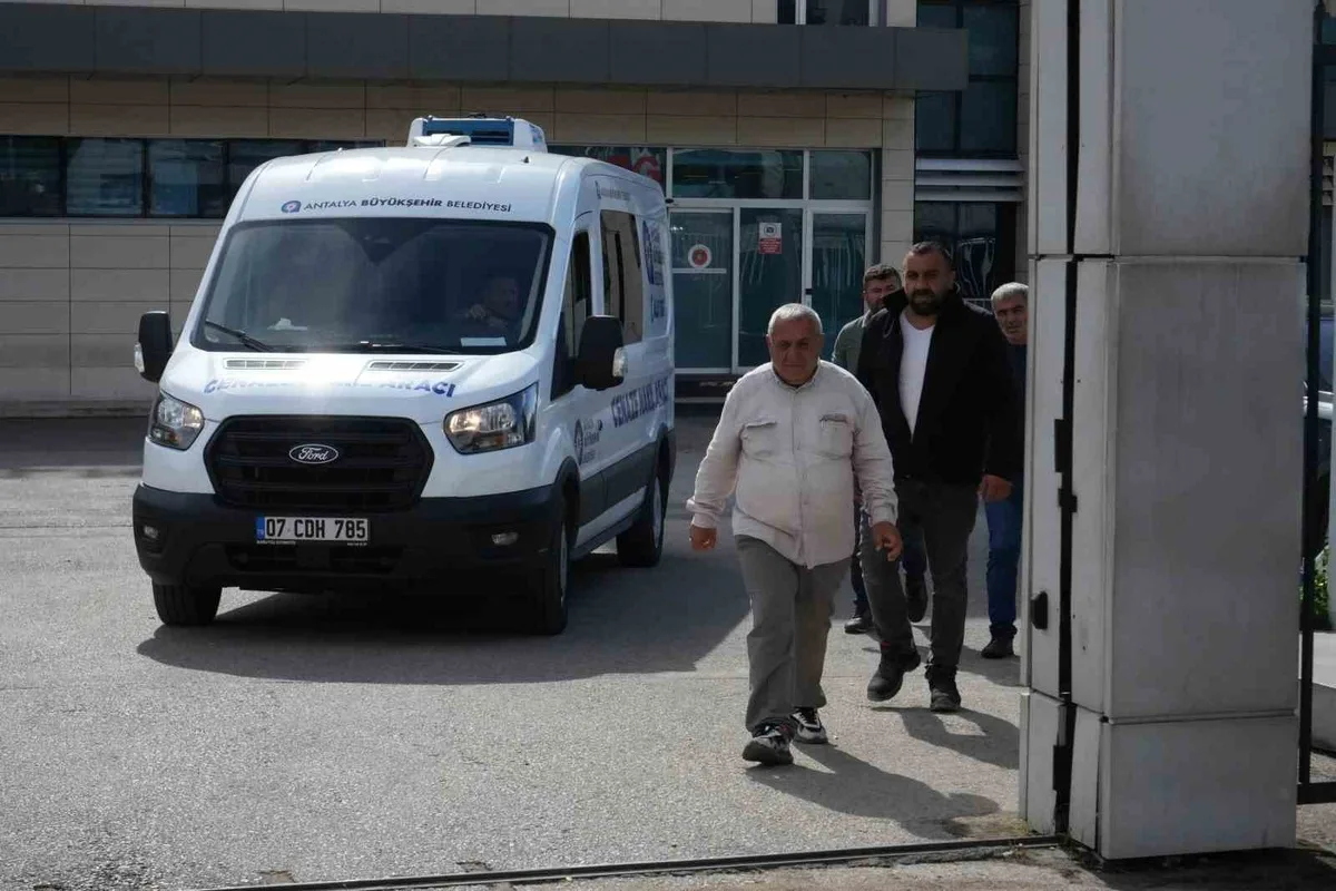 Antalya'da hortum faciasında ölen 4 işçinin cenazeleri memleketlerine gönderildi