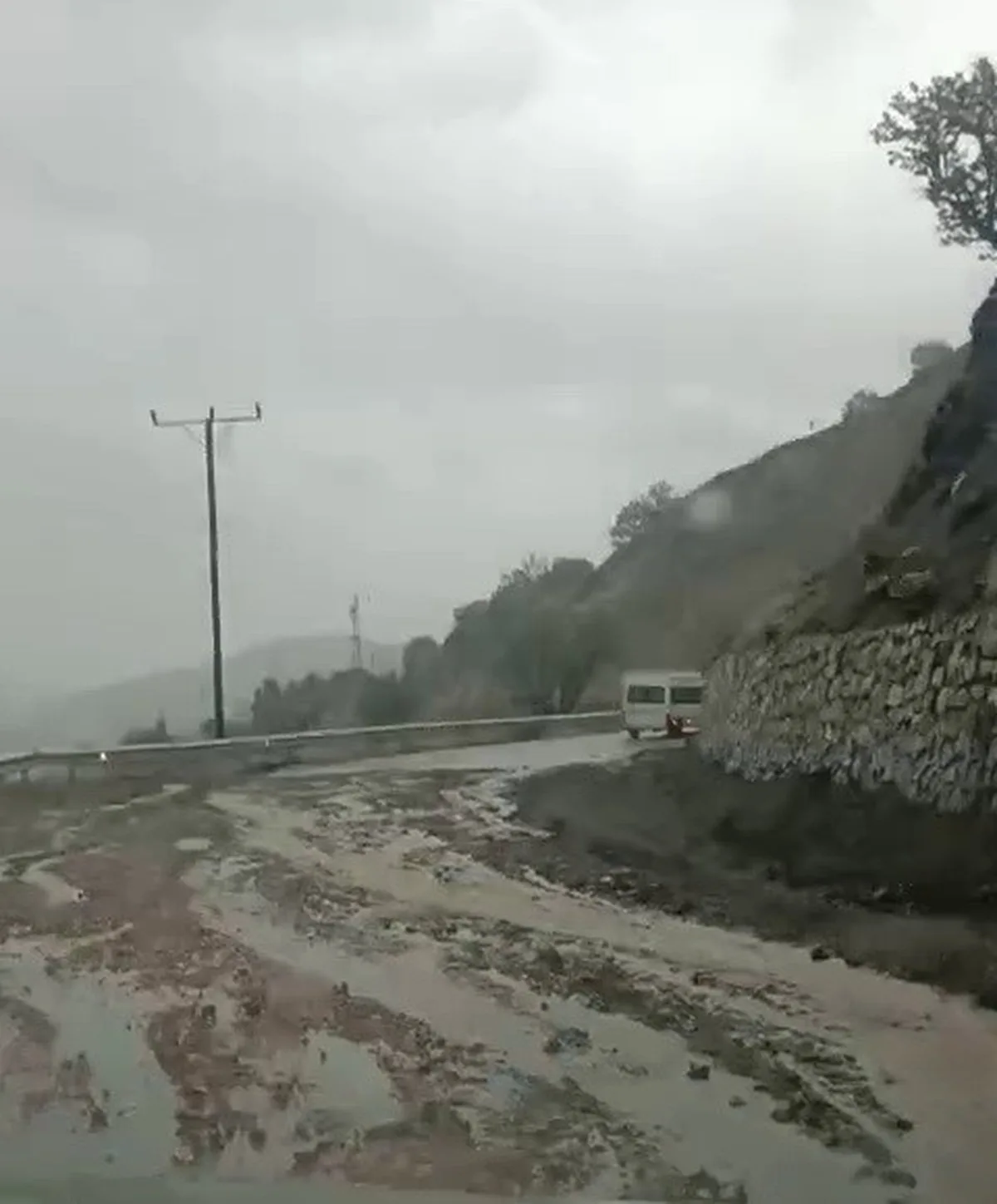 Adıyaman Sincik'te sağanak yağış sabah saatlerinde etkisini artırdı