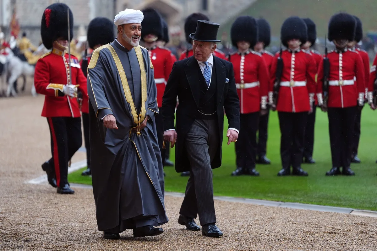 Umman Sultanı İngiltere'ye resmi ziyaret yaptı, Windsor'da kırmızı halıyla karşılandı