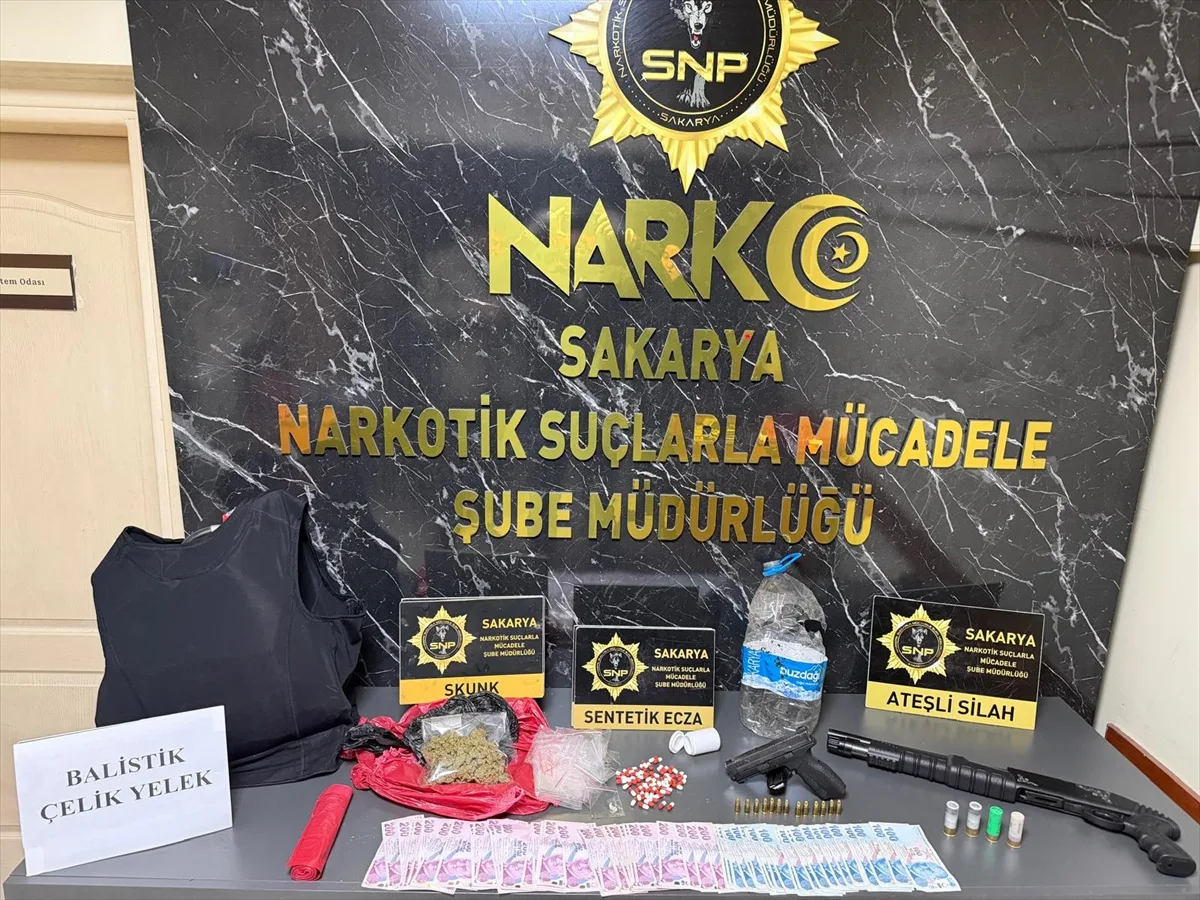 Sakarya'da uyuşturucu operasyonunda gözaltına alınan 3 şüpheli tutuklandı