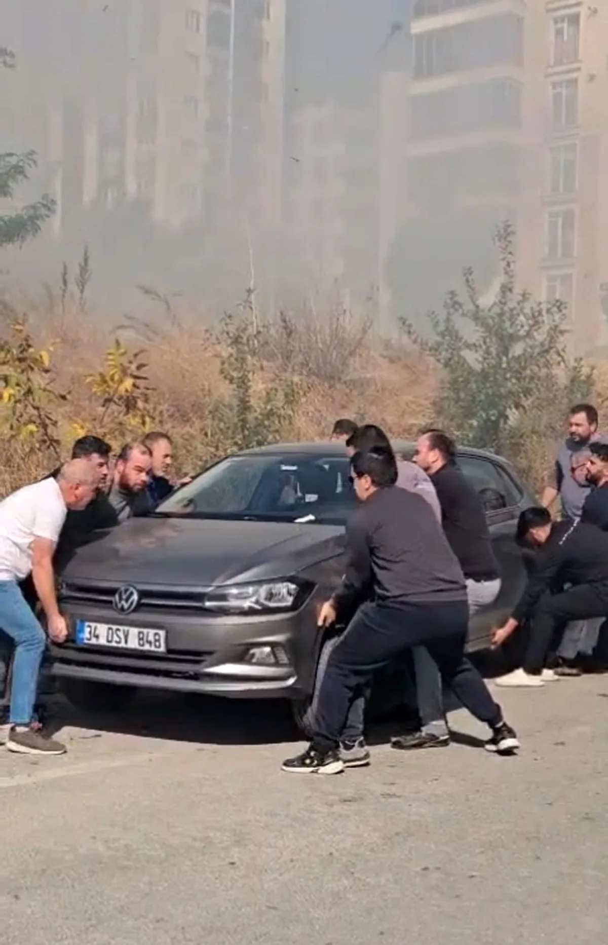Edirne Şükrüpaşa'da otluk yangın mahalleli ve itfaiyenin müdahalesiyle söndürüldü