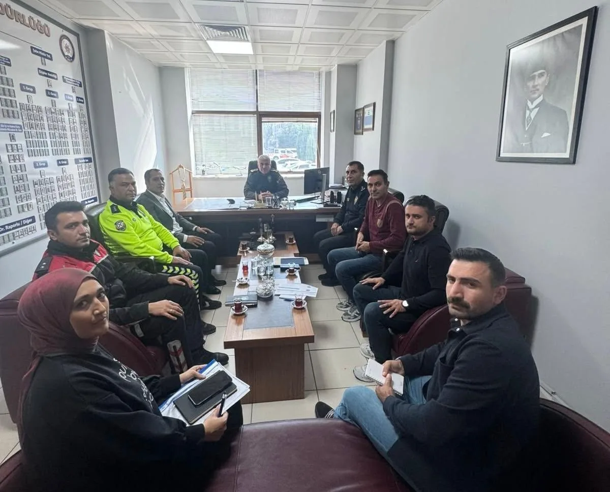 Düzce Emniyet Müdürü Ergüder, asayiş personeliyle güvenlik tedbirlerini değerlendirdi