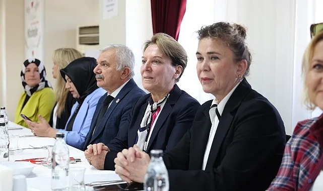 Keçiören’de “Değerlerimizin İzinde Kadın ve Aile” Söyleşisi Düzenlendi