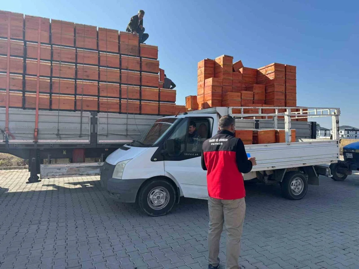 Patnos'ta üreticilere 145 ton sertifikalı buğday tohumu dağıtıldı
